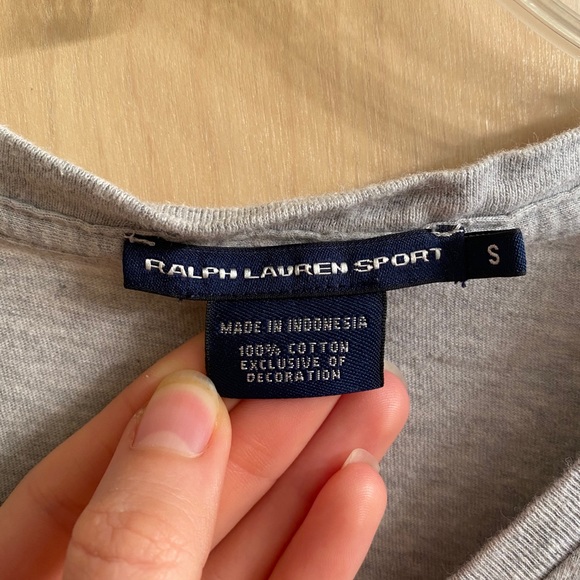 DONATING SOON Gray Ralph Lauren V-neck & pink logo - Picture 4 of 4